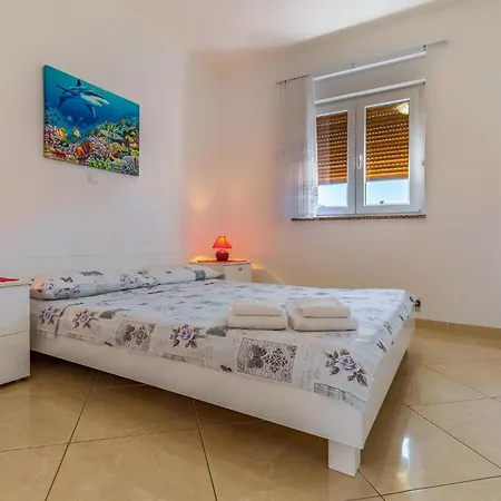 2 Bedroom Gorgeous In 아파트 *