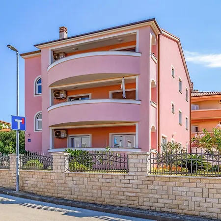 2 Bedroom Gorgeous In