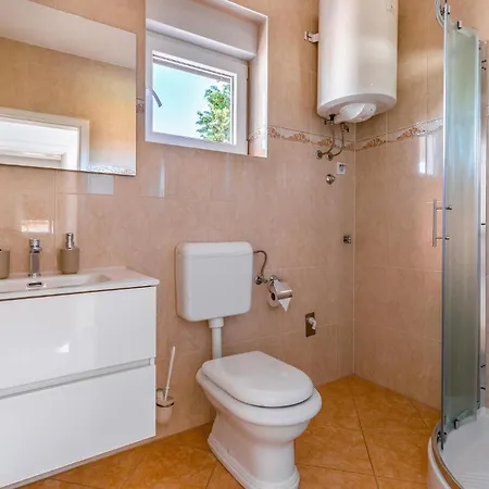 2 Bedroom Gorgeous In