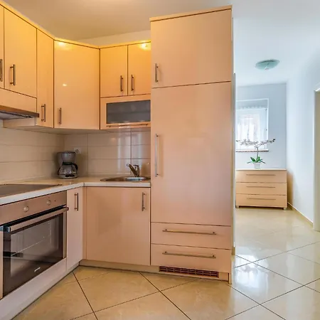 2 Bedroom Gorgeous In * Medulin