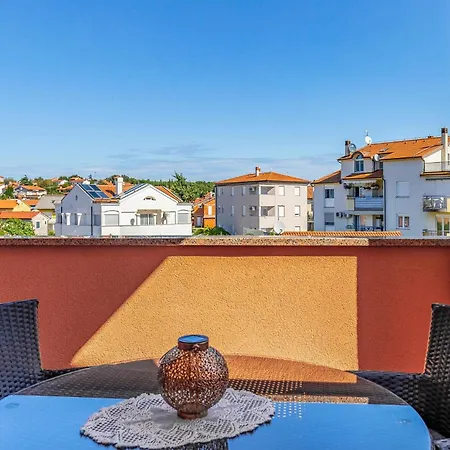 2 Bedroom Gorgeous In Medulin